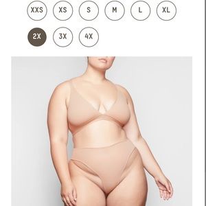 SKIMS FITS EVERYBODY TRIANGLE BRALETTE